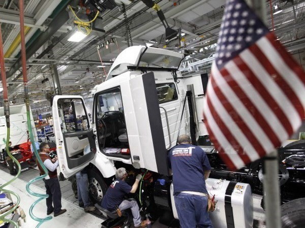 Triển vọng kinh tế Mỹ sáng sủa hơn, doanh thu bán lẻ tăng mạnh