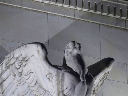 Fed giữ nguyên lãi suất do lo ngại về thị trường lao động