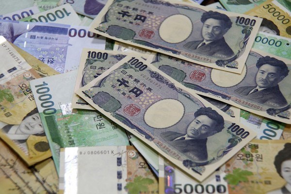 Hàn Quốc-Nhật Bản đàm phán thỏa thuận hoán đổi tiền tệ mới