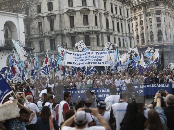 Kinh tế của Argentina sụt giảm trong quý thứ ba liên tiếp