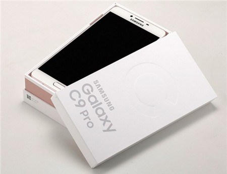 Smartphone RAM 6 GB đầu tiên của Samsung sắp bán ở VN