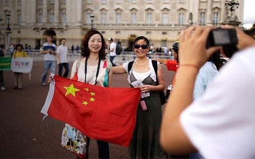 “Trật tự thế giới mới” của Trung Quốc (4): Tiêu tiền như khách Trung Quốc