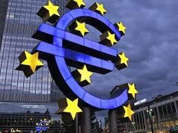ECB cũng “chùng xuống” vì lạm phát yếu và đồng euro mạnh lên