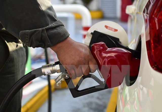 WB dự báo giá dầu mỏ có thể tăng lên 56 USD một thùng trong 2018