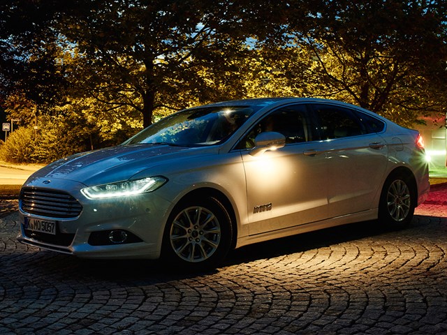 Công nghệ chiếu sáng mới của Ford an toàn và thông minh hơn