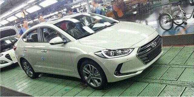 Hyundai Elantra 2016 lộ ảnh tại nhà máy