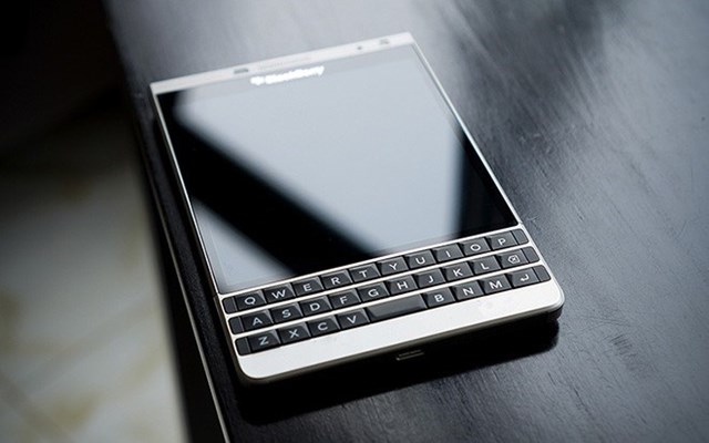 Người dùng BlackBerry trung thành nhất, iPhone 25 tháng đổi điện thoại mới