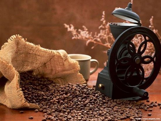Giá cà phê Việt Nam tăng, có hiện tượng trì hoãn xuất khẩu